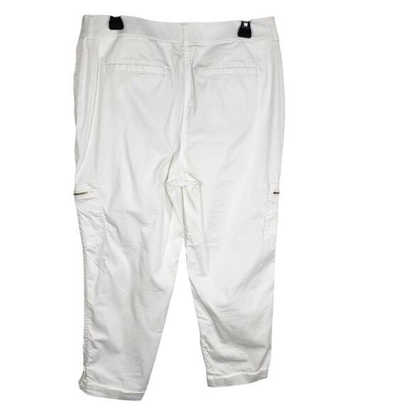 Chico's Crop Pants The Ultimate Fit Comfort Waist Luxe Utility Slim Size 1 US 8 - Picture 2 of 10